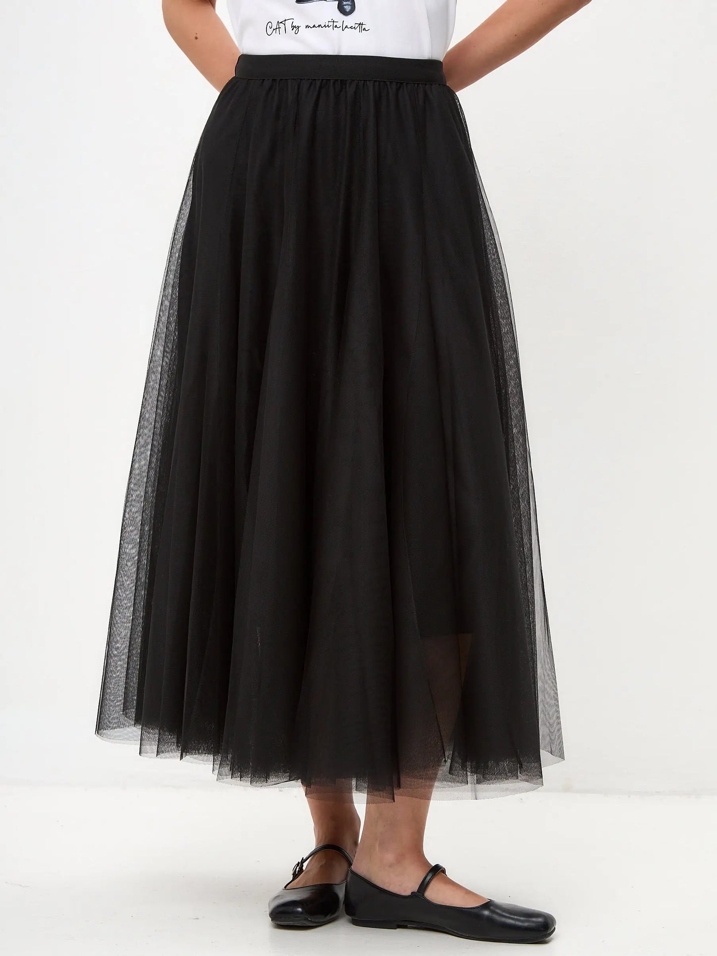 Basic Set: Women’s White T-shirt with a Dandy Cat and Black Tulle