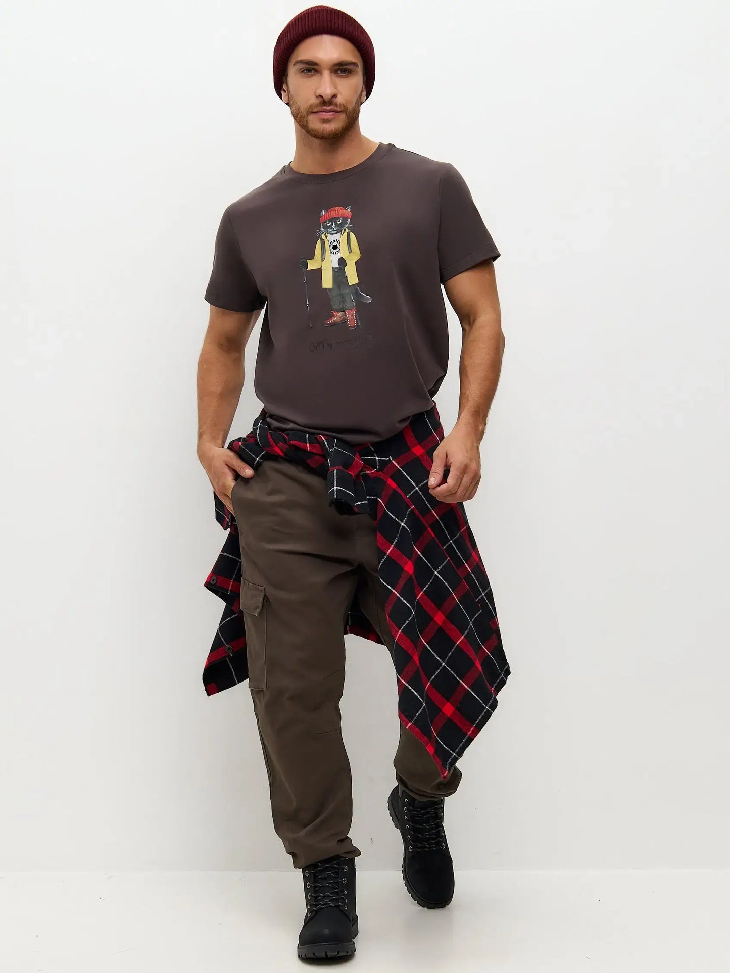 Brown T-shirt Hiking Cat | T-shirt For Cat Lovers | Cat e Lolette