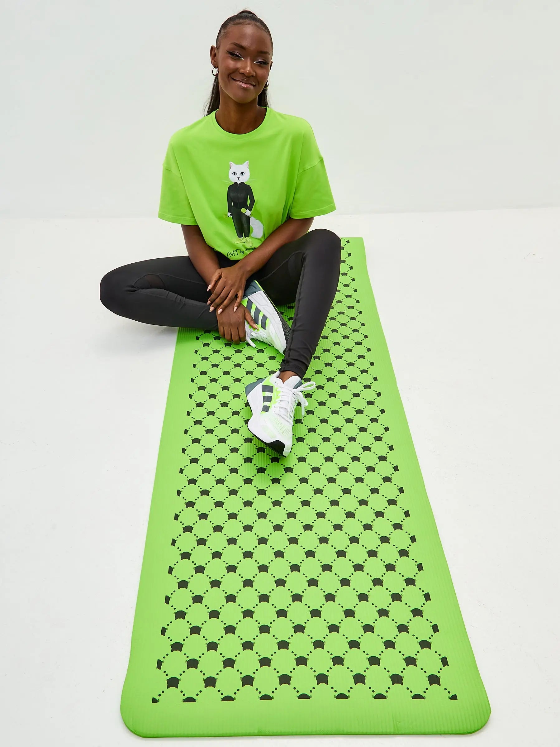 Green Short Oversized T-shirt Sport Cat | T-shirt For Cat Lovers