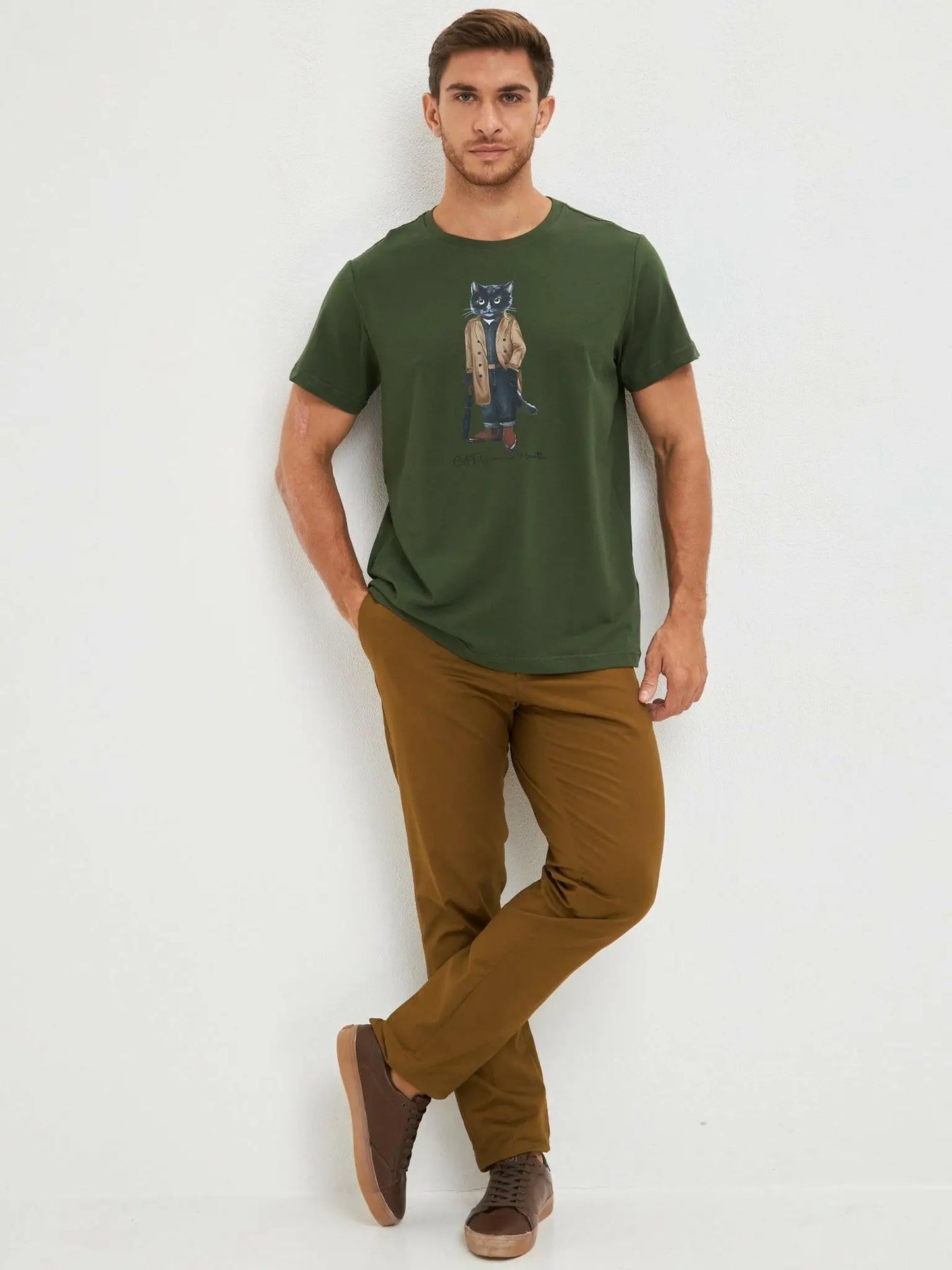 Olive T-shirt Trench Coat Cat | T-shirt For Cat Lovers | Cat e Lolette