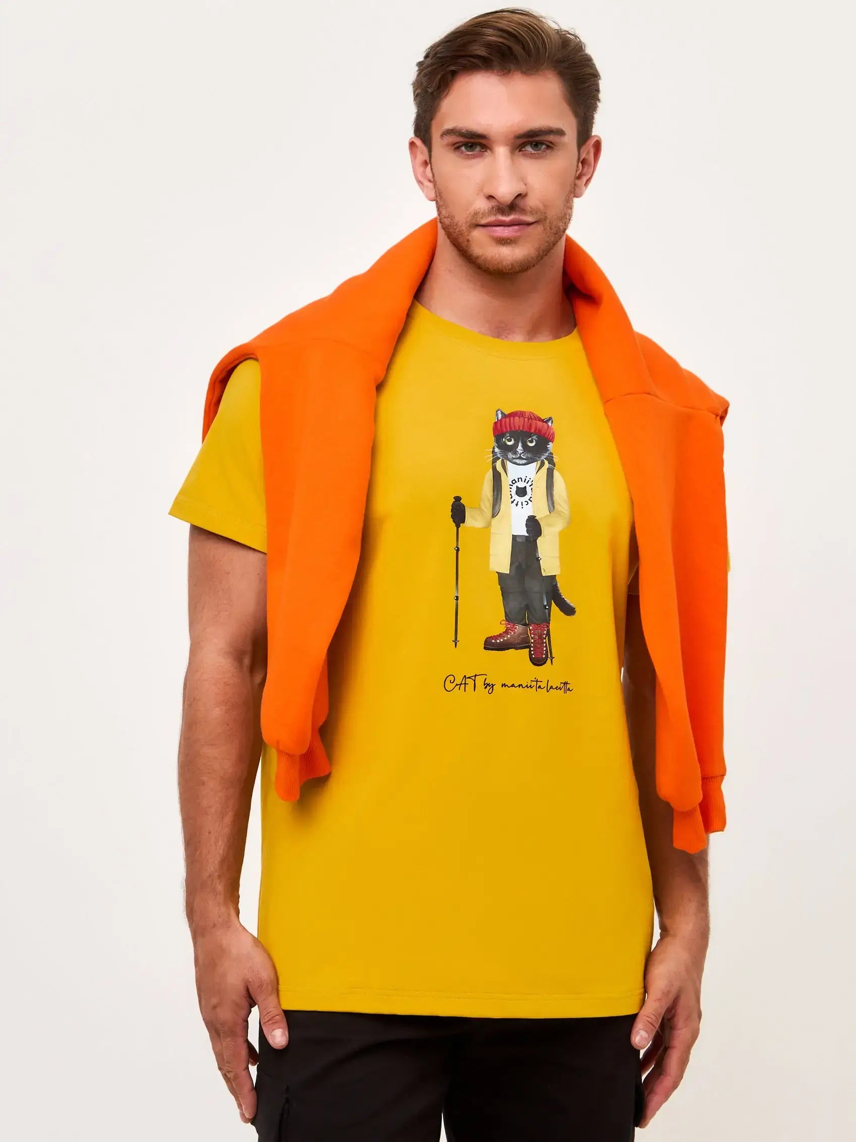 Yellow T-shirt Hiking Cat | T-shirt For Cat Lovers | Cat e Lolette