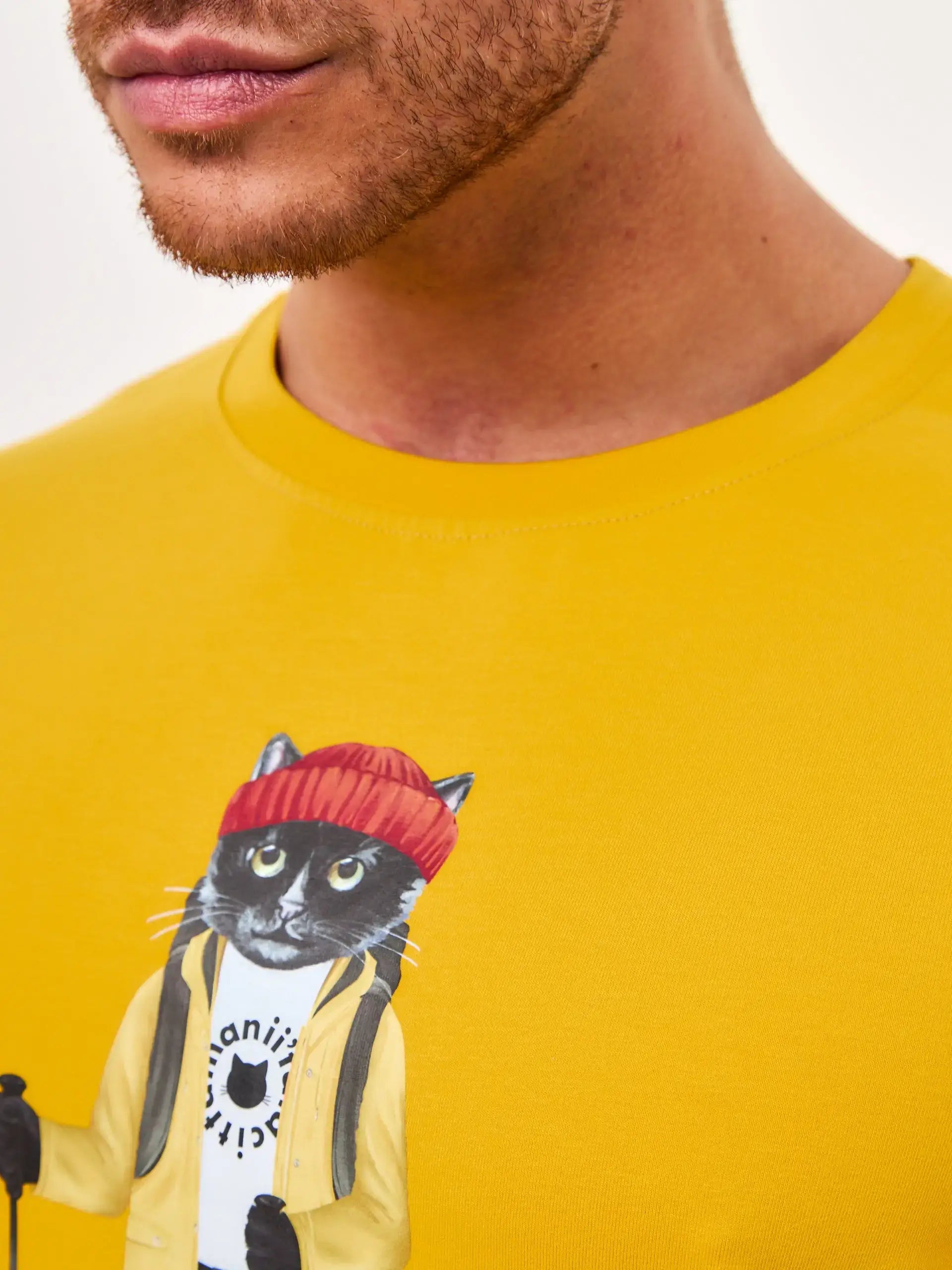 Yellow T-shirt Hiking Cat | T-shirt For Cat Lovers | Cat e Lolette