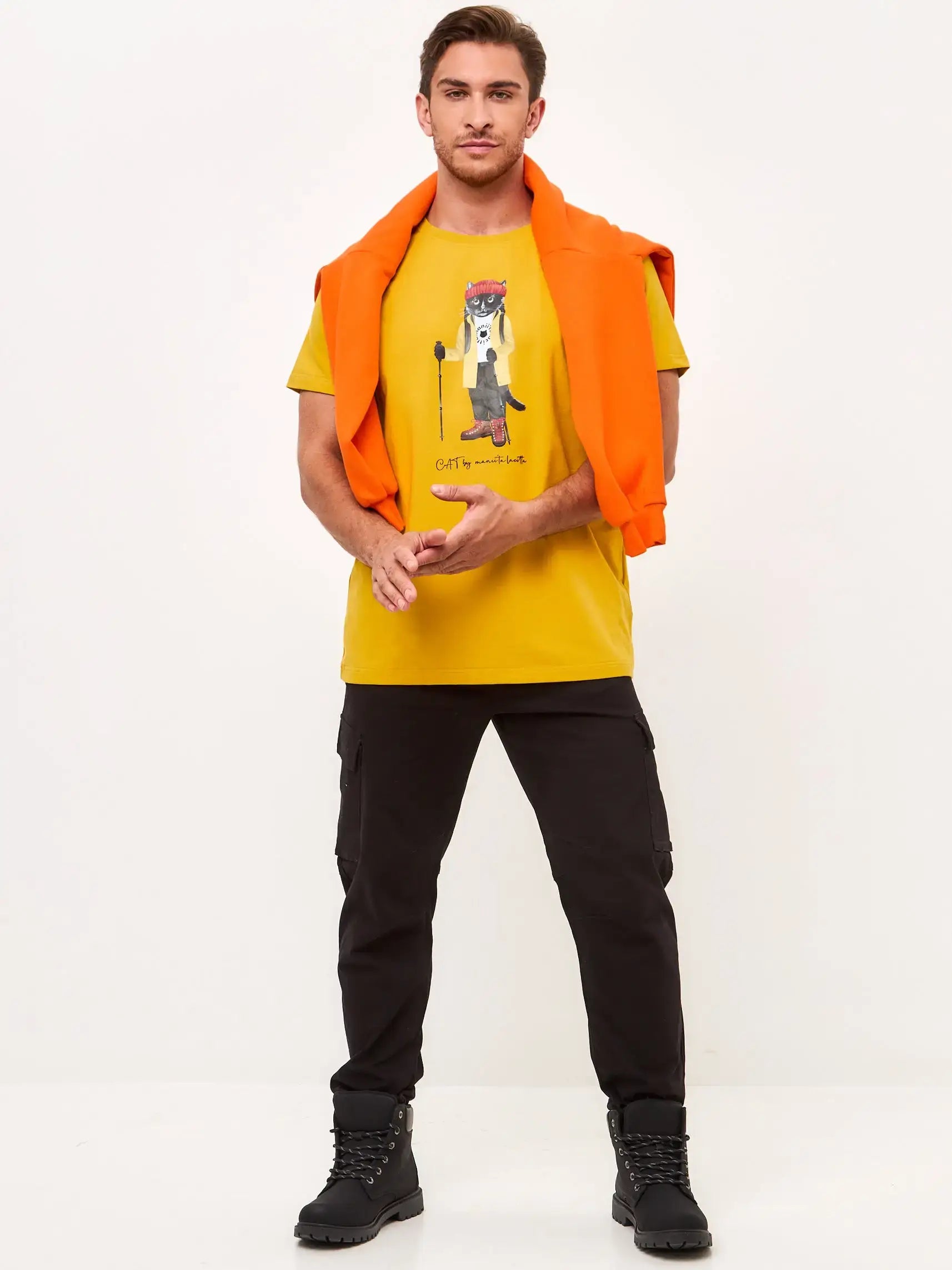 Yellow T-shirt Hiking Cat | T-shirt For Cat Lovers | Cat e Lolette